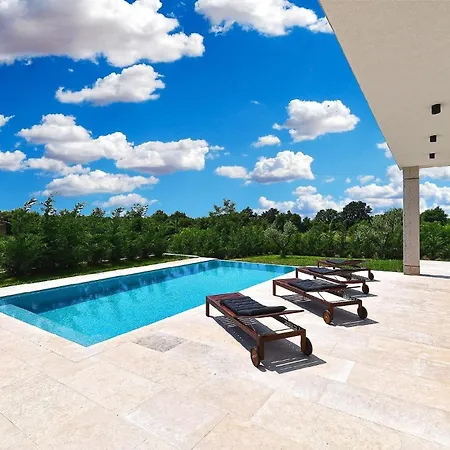 Mit Privatpool Fuer 7 Personen Ca 125 Qm In Stokovci, Istrien Binnenland Von Istrien *
