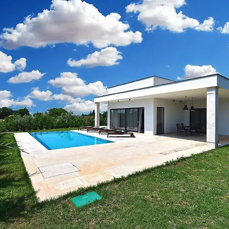 Mit Privatpool Fuer 7 Personen Ca 125 Qm In Stokovci, Istrien Binnenland Von Istrien Dom wakacyjny *