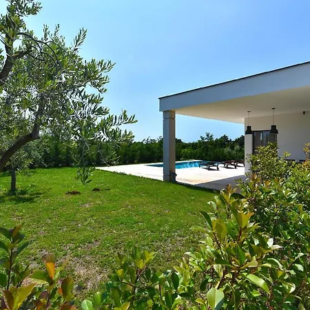 Mit Privatpool Fuer 7 Personen Ca 125 Qm In Stokovci, Istrien Binnenland Von Istrien Holiday home *