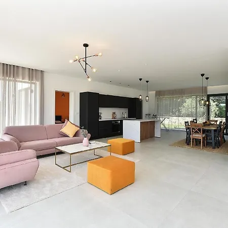 Mit Privatpool Fuer 7 Personen Ca 125 Qm In Stokovci, Istrien Binnenland Von Istrien Holiday home Svetvincenat